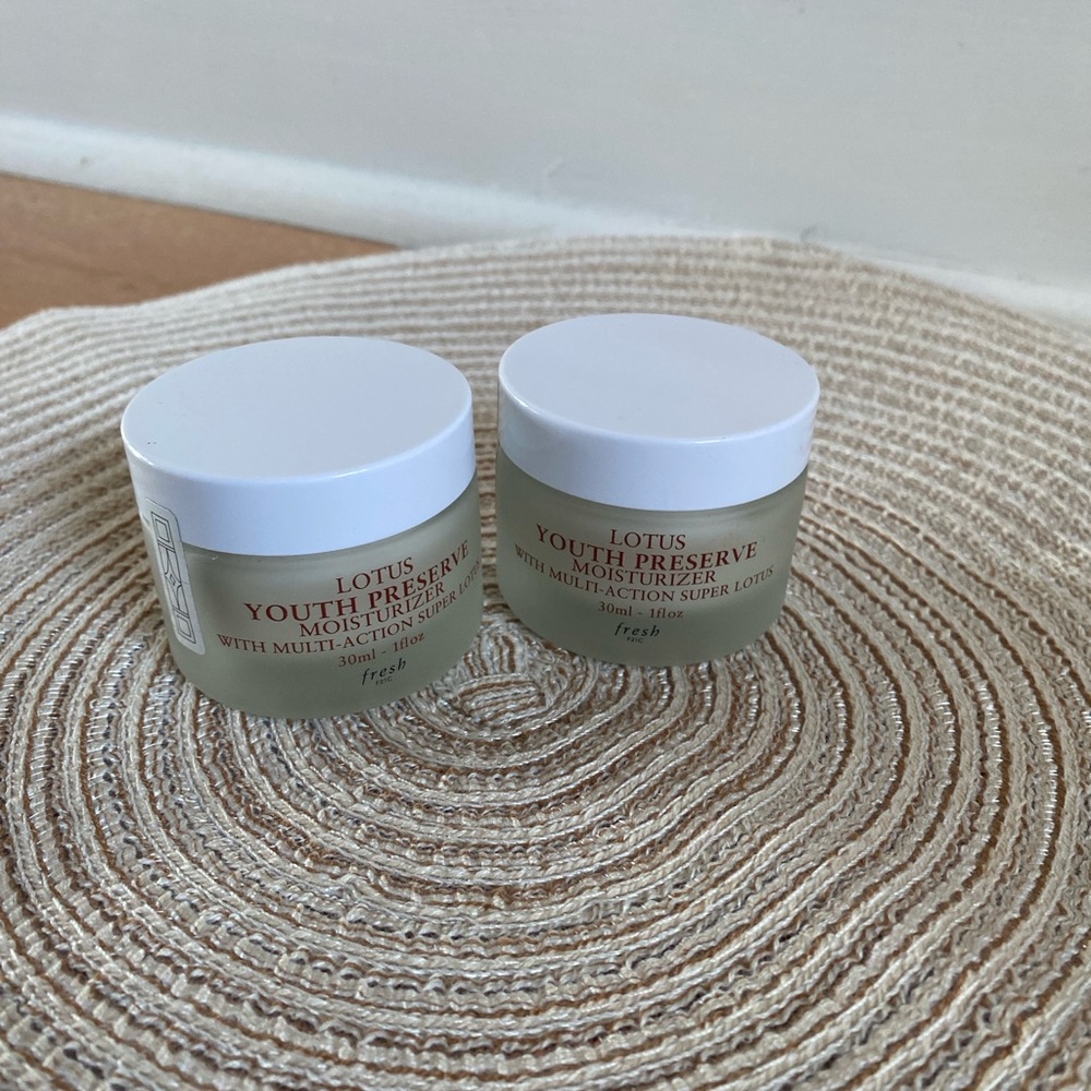 NEW Fresh Lotus Youth Preserve Moisturizer x 2 (30 ml each)